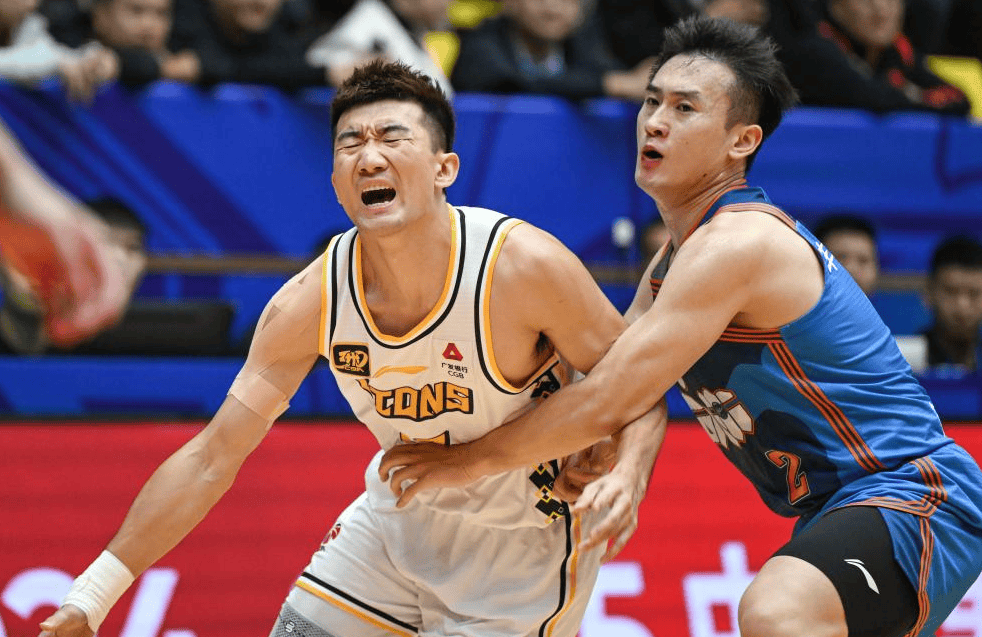 关于加时末段体能课后，辽宁本钢临场应变备战CBA常规赛，引发热议，年轻球员得到机会的信息