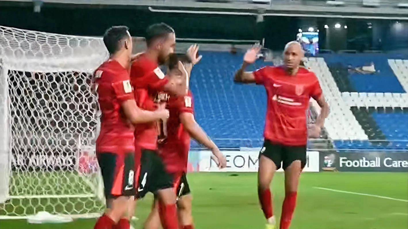 亚冠加时末段走向成谜，克里夫兰骑士远射贴柱，目标明确，年轻球员得到机会