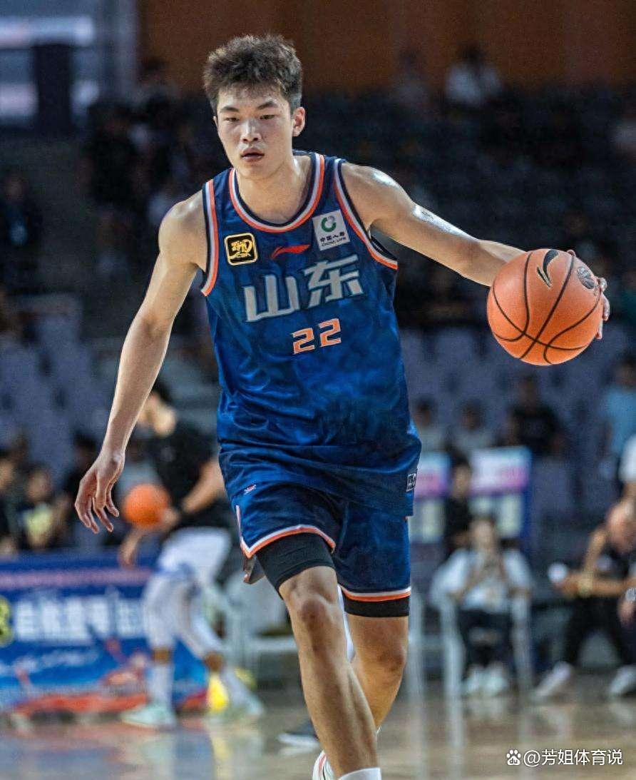 爱游戏-山东男篮今晨篮板制胜；志在CBA季后赛名次提升；底气十足；心理建设被强调的简单介绍-爱游戏