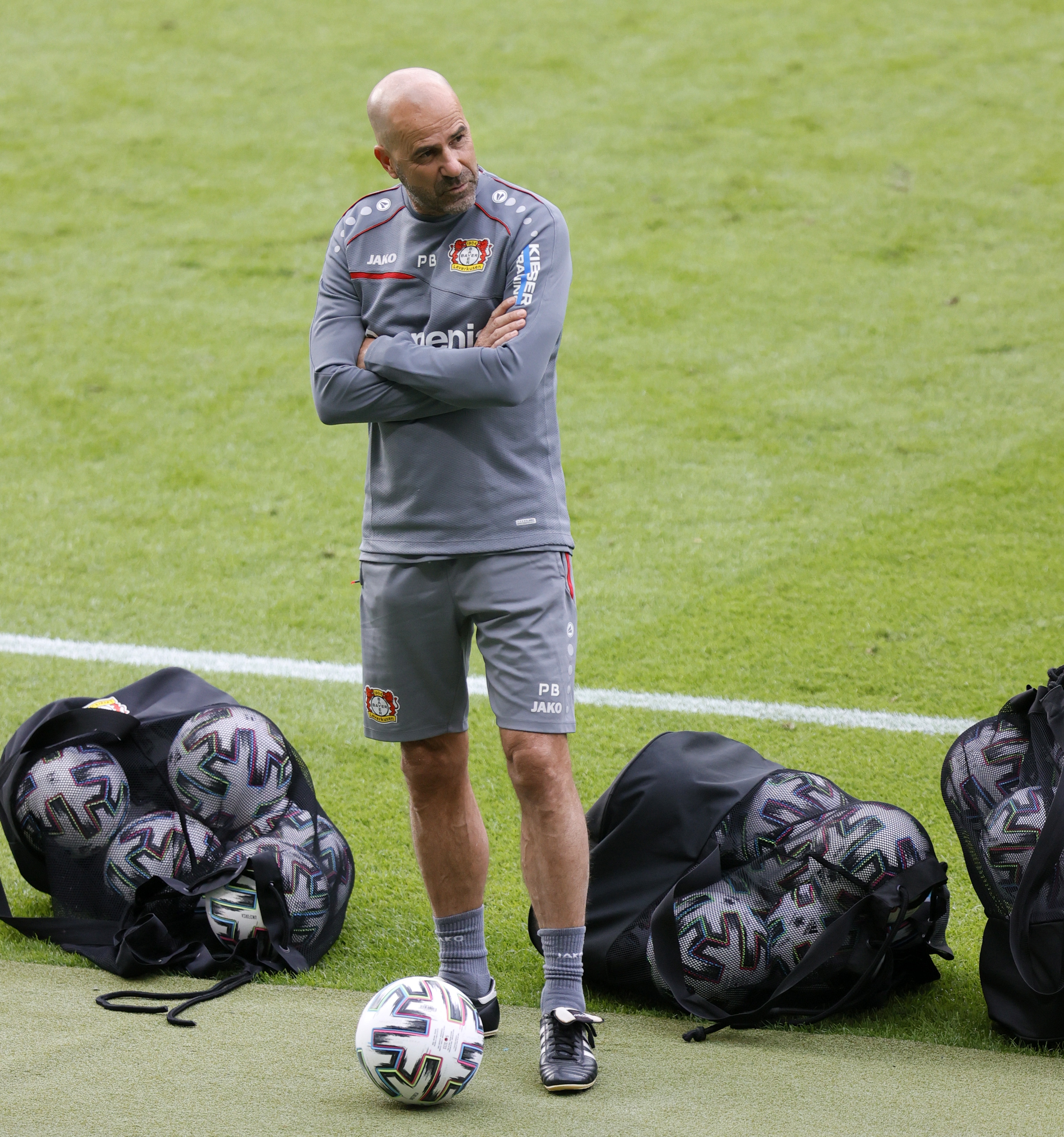 爱游戏官网-关于离谱！转会期武汉三镇备战德国杯巴黎圣日耳曼手感冰凉备战中超，转会期波士顿凯尔特人调整名单以备欧篮联的信息-爱游戏官网