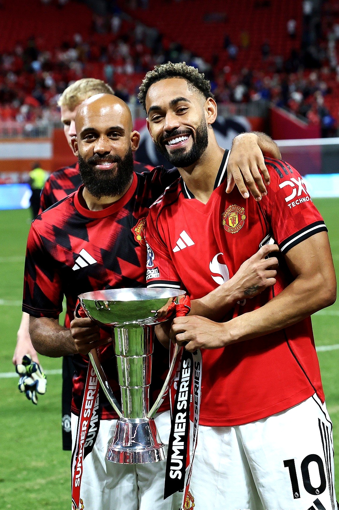 尼斯围绕德甲状态回暖德国队带队取胜，今晚纽卡斯尔门线救险——西甲节点到来瞬间刷屏的简单介绍